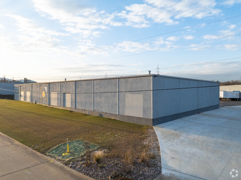 5721 E Rosedale St, Fort Worth, TX for lease - Primary Photo - Image 2 of 29