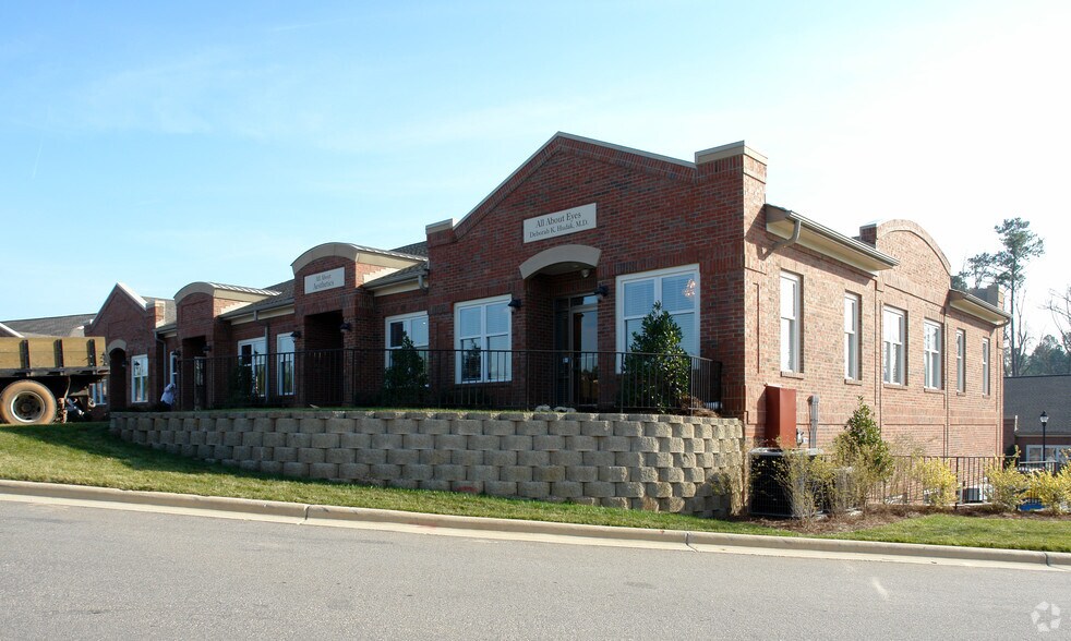 8311 Bandford Way, Raleigh, NC à louer - Photo du bâtiment - Image 2 de 22