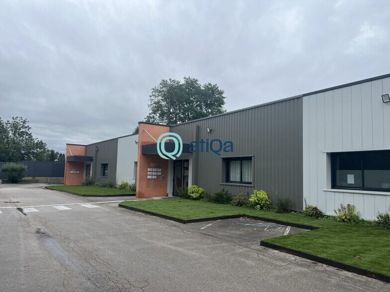 Office/Medical in Chalon-sur-Saône for lease - Building Photo - Image 1 of 6