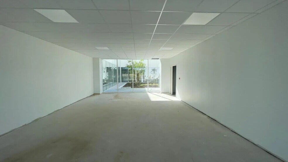 Bureau dans Bourg-en-Bresse à louer - Photo du bâtiment - Image 3 de 69