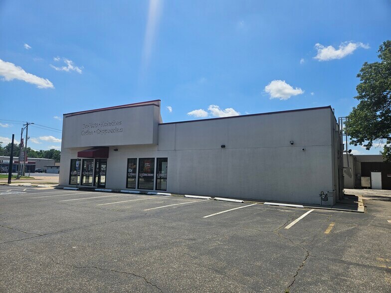 1805 W Main St, Norman, OK à louer - Photo du bâtiment - Image 3 de 9