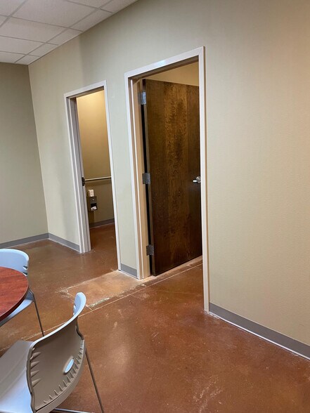 4012 Benton Rd, Bossier City, LA à louer - Photo du bâtiment - Image 2 de 11