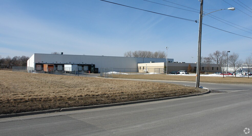 2500 Dixon St, Des Moines, IA à vendre - Photo du bâtiment - Image 2 de 6