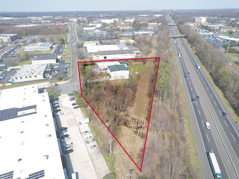 712 Fellowship Rd, Mount Laurel, NJ à louer - Photo du bâtiment - Image 1 de 9