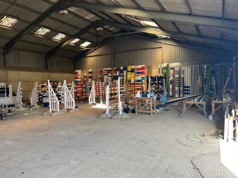 Store 3 Hill Farm, Hill Farm Lane, Codmore Hill, Pulborough à louer - Photo du bâtiment - Image 3 de 10