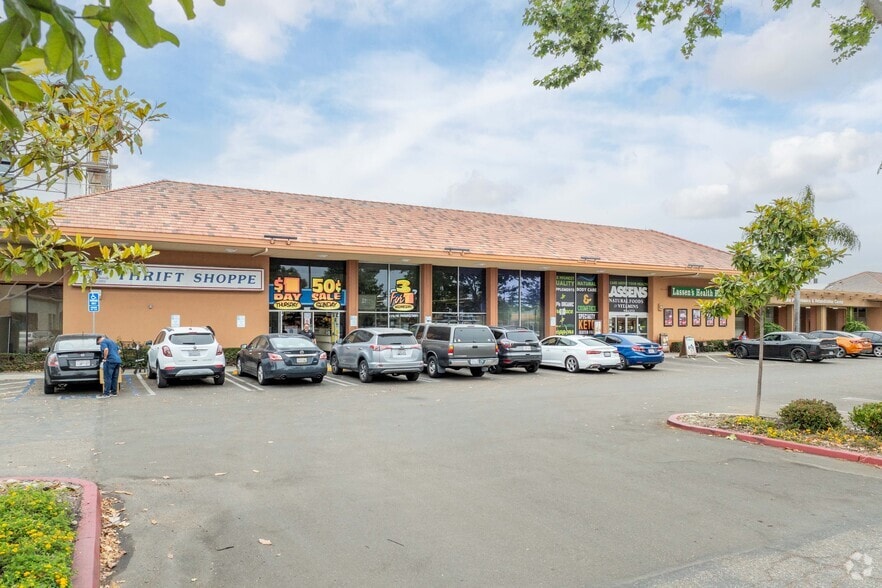 5144-5168 Hollister Ave, Santa Barbara, CA for lease - Primary Photo - Image 1 of 4
