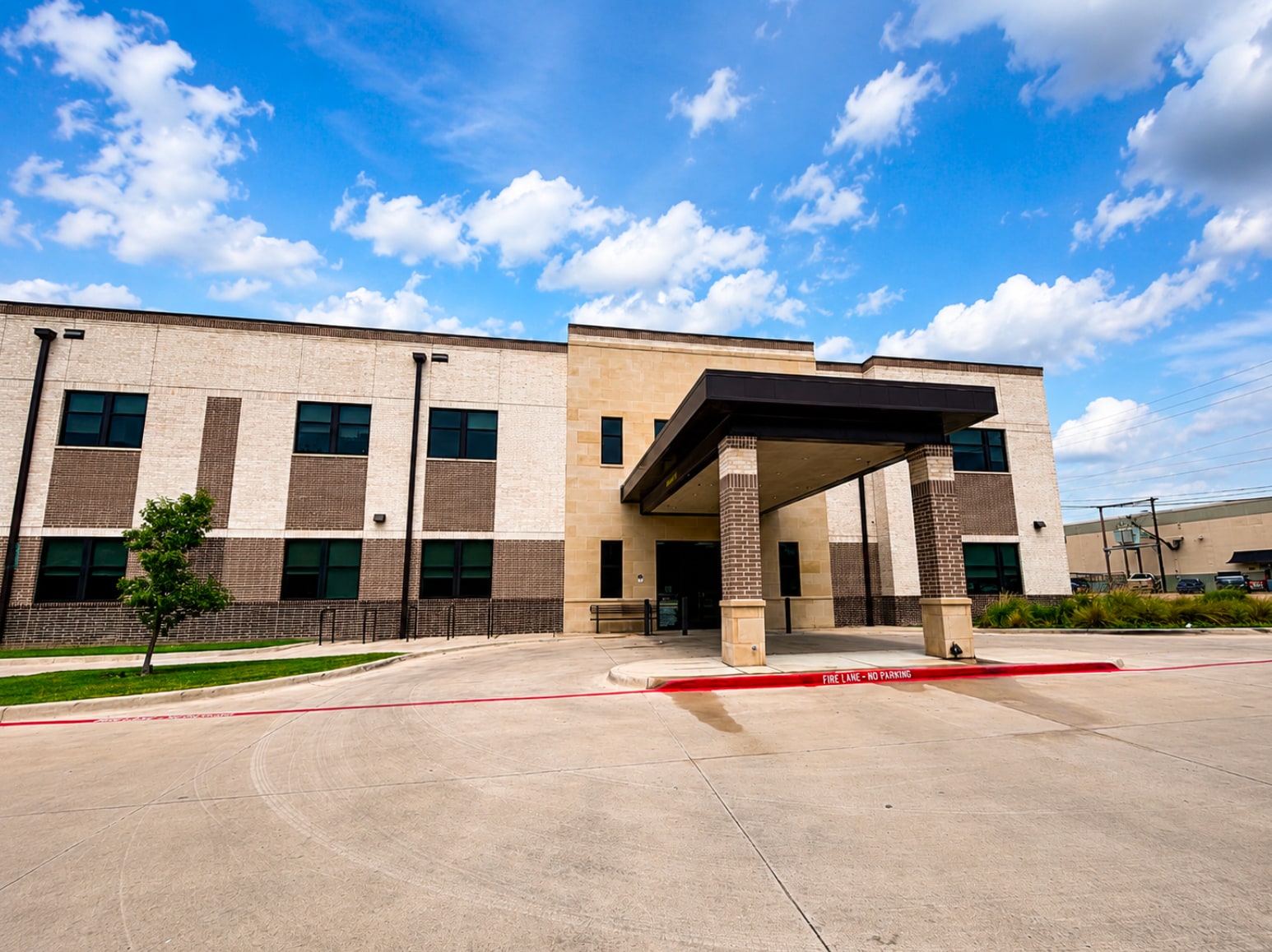 1902 Windsor Pl, Fort Worth, TX for lease Building Photo- Image 1 of 9