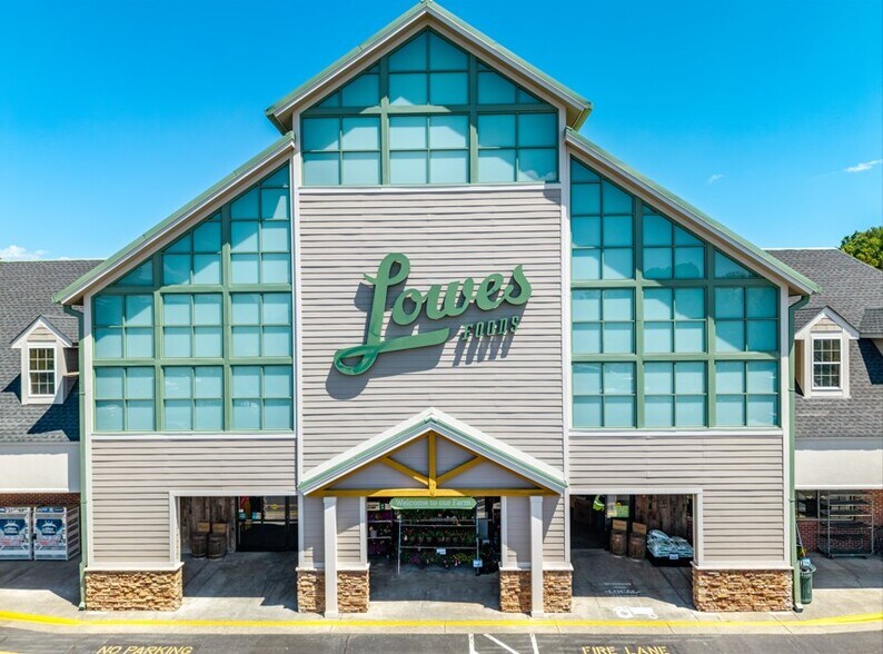 104-177 Lowes Food Dr, Lewisville, NC à louer - Photo du bâtiment - Image 2 de 6