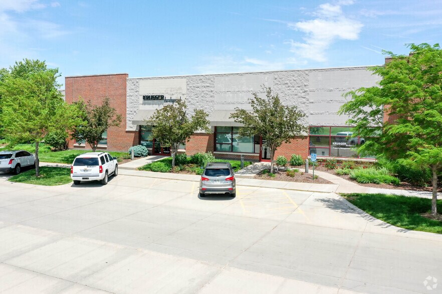 8200 Cody Dr, Lincoln, NE for lease - Building Photo - Image 1 of 17