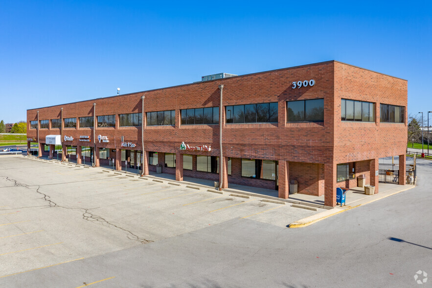 3900 W Brown Deer Rd, Brown Deer, WI for lease - Building Photo - Image 1 of 6