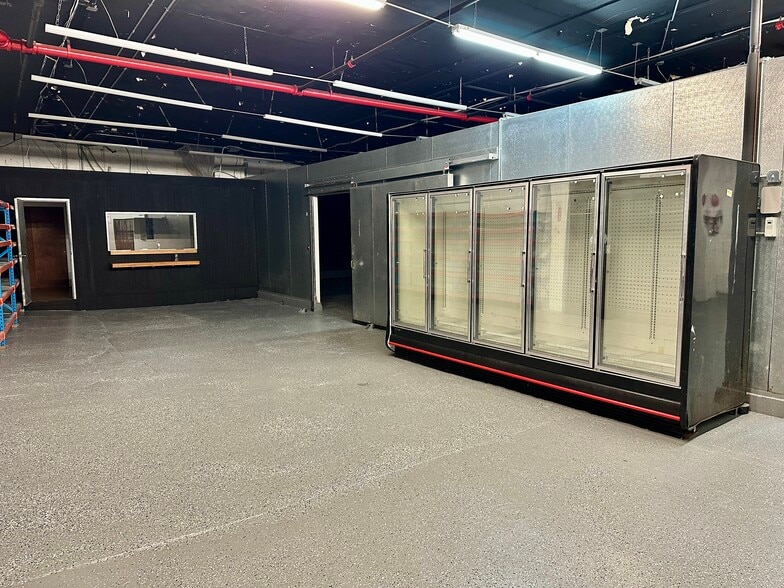 8802 Foster Ave, Brooklyn, NY for lease - Building Photo - Image 3 of 11