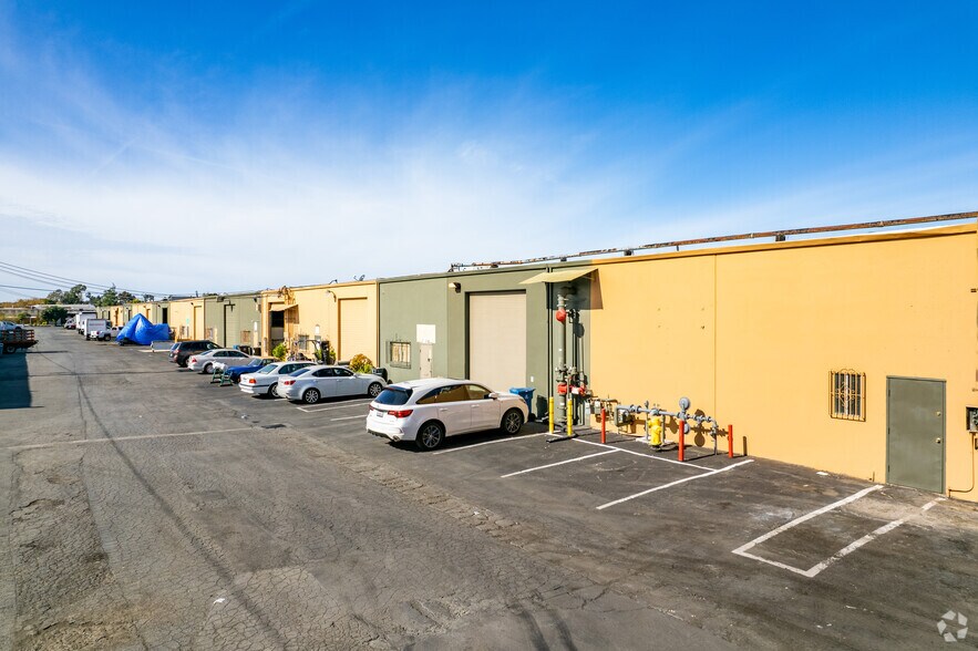 30500-30530 Union City Blvd, Union City, CA à louer - Photo du bâtiment - Image 2 de 3