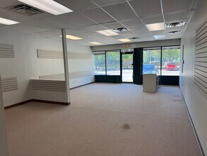 3310 Hickory Rd, Mishawaka, IN for lease Interior Photo- Image 1 of 3