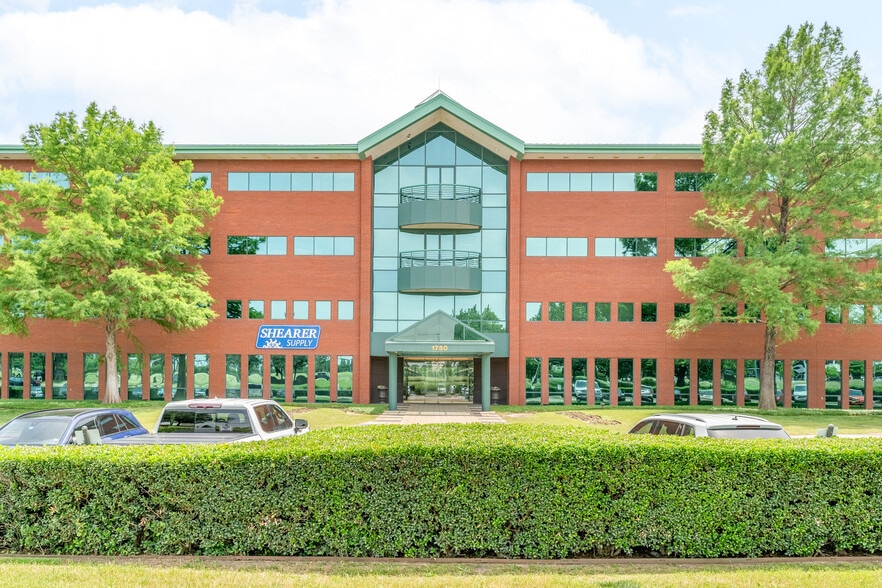 1750 Valley View Ln, Farmers Branch, TX for lease - Building Photo - Image 3 of 20