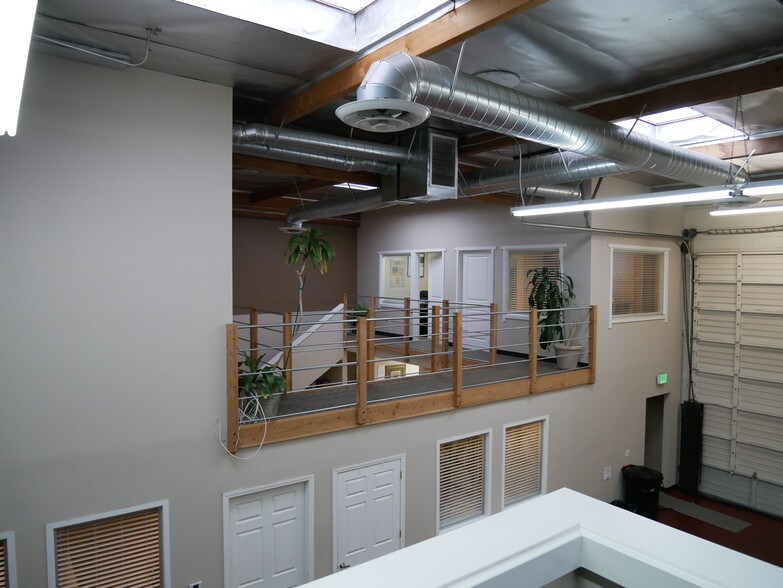 140-166 S Victory Blvd, Burbank, CA à louer - Photo intérieure - Image 2 de 3