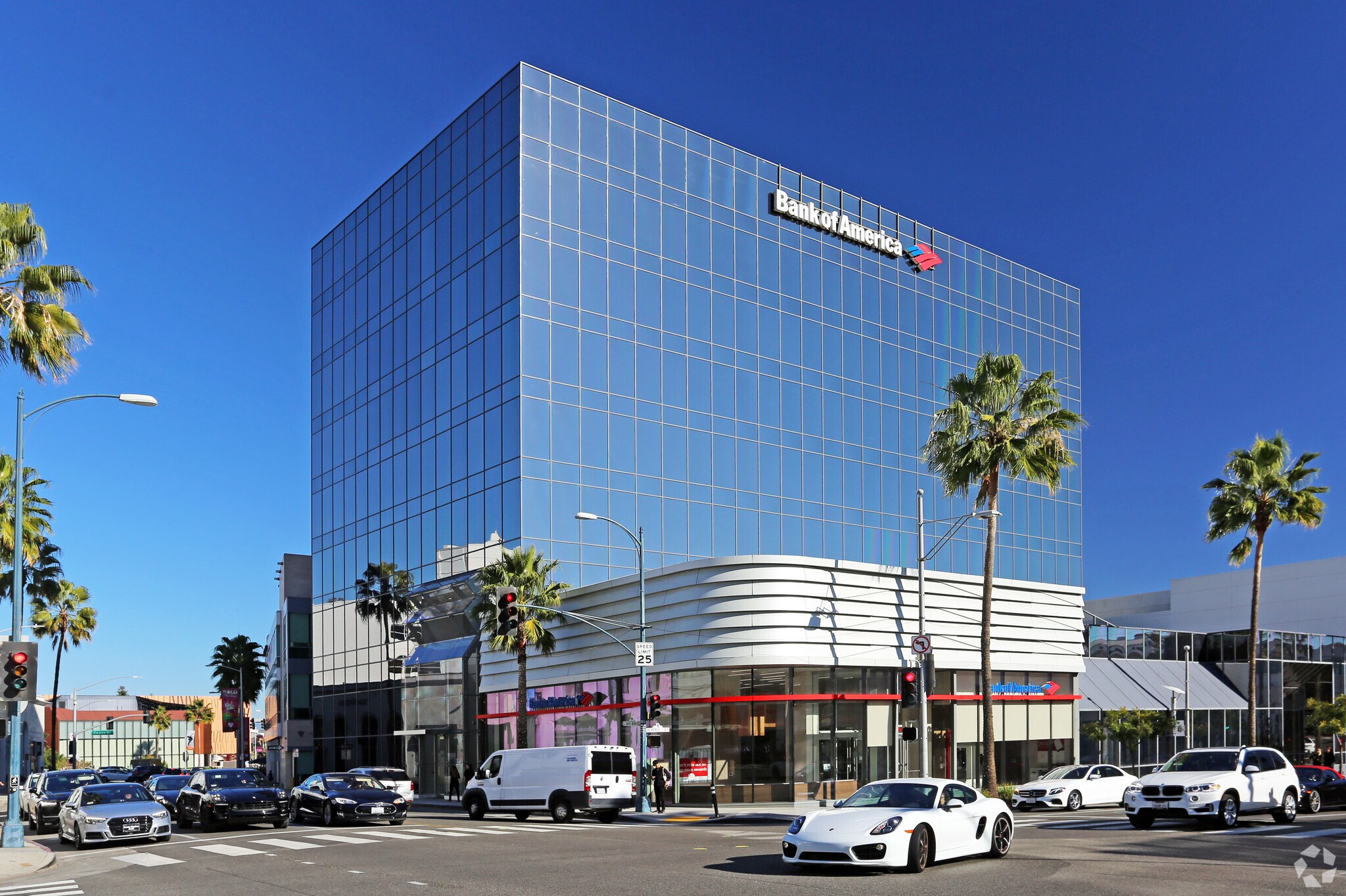 9440 Santa Monica Blvd, Beverly Hills, CA à louer Photo du bâtiment- Image 1 de 7
