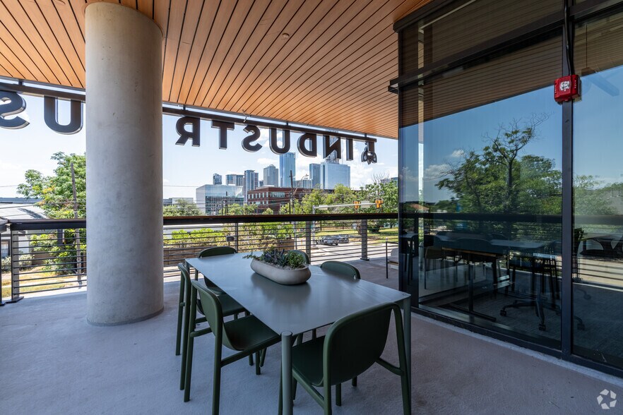 924 E 7th St, Austin, TX à louer - Photo du bâtiment - Image 3 de 31