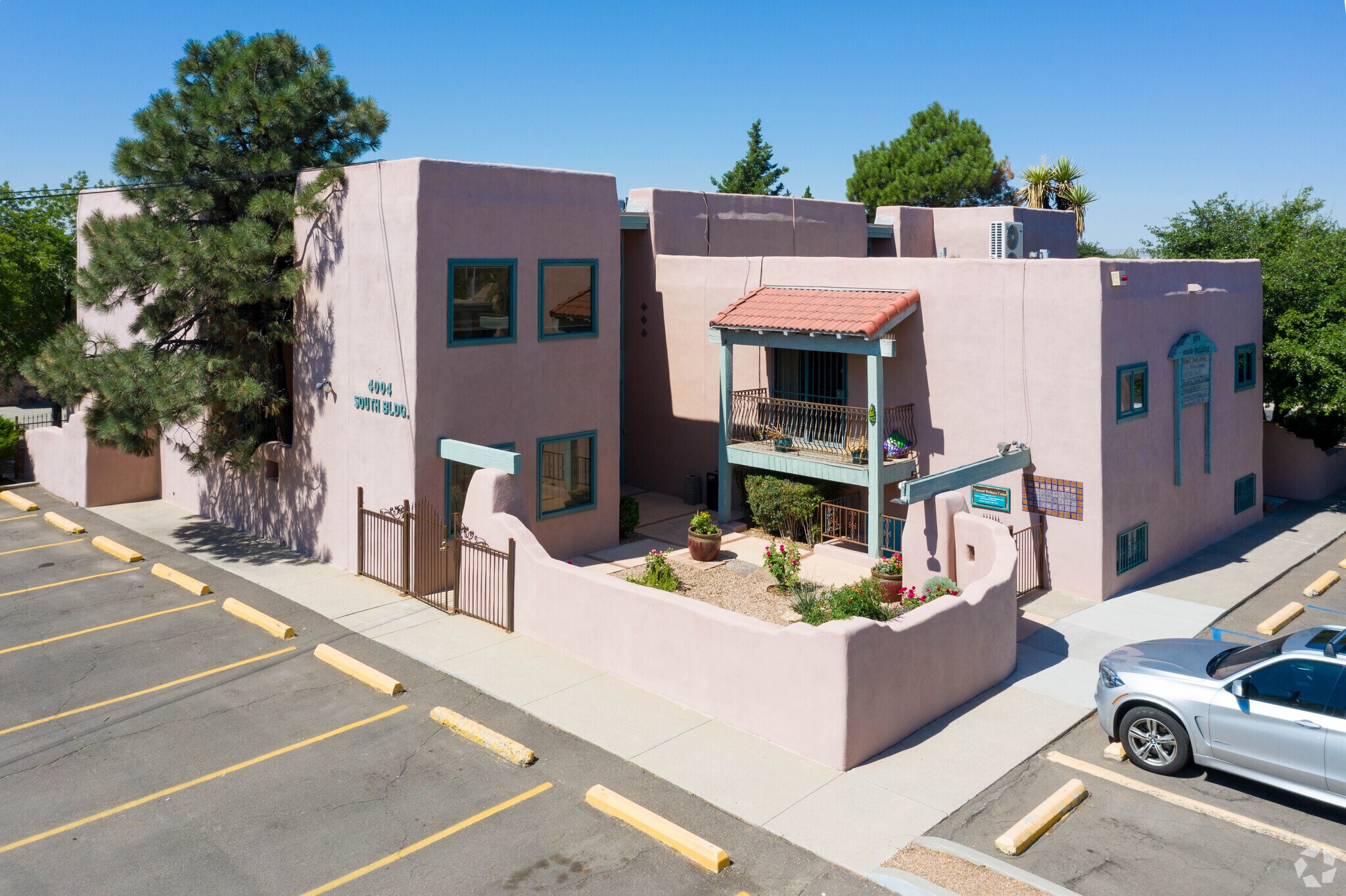 4004 Carlisle Blvd NE, Albuquerque, NM for lease Primary Photo- Image 1 of 5