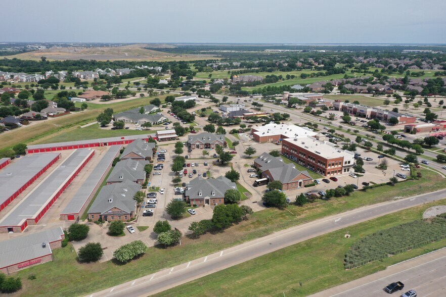 4100 Fairway Dr, Carrollton, TX à vendre - Photo du bâtiment - Image 3 de 22