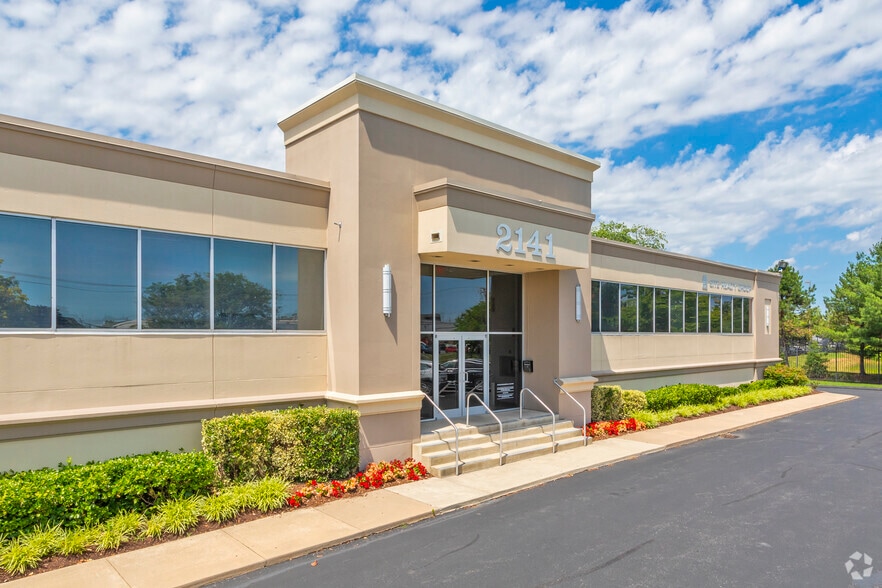 2141 Industrial Pky, Silver Spring, MD à louer - Photo du bâtiment - Image 3 de 9