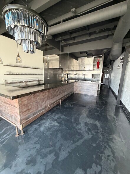 7563-7565 Beverly Blvd, Los Angeles, CA à louer - Photo intérieure - Image 1 de 12