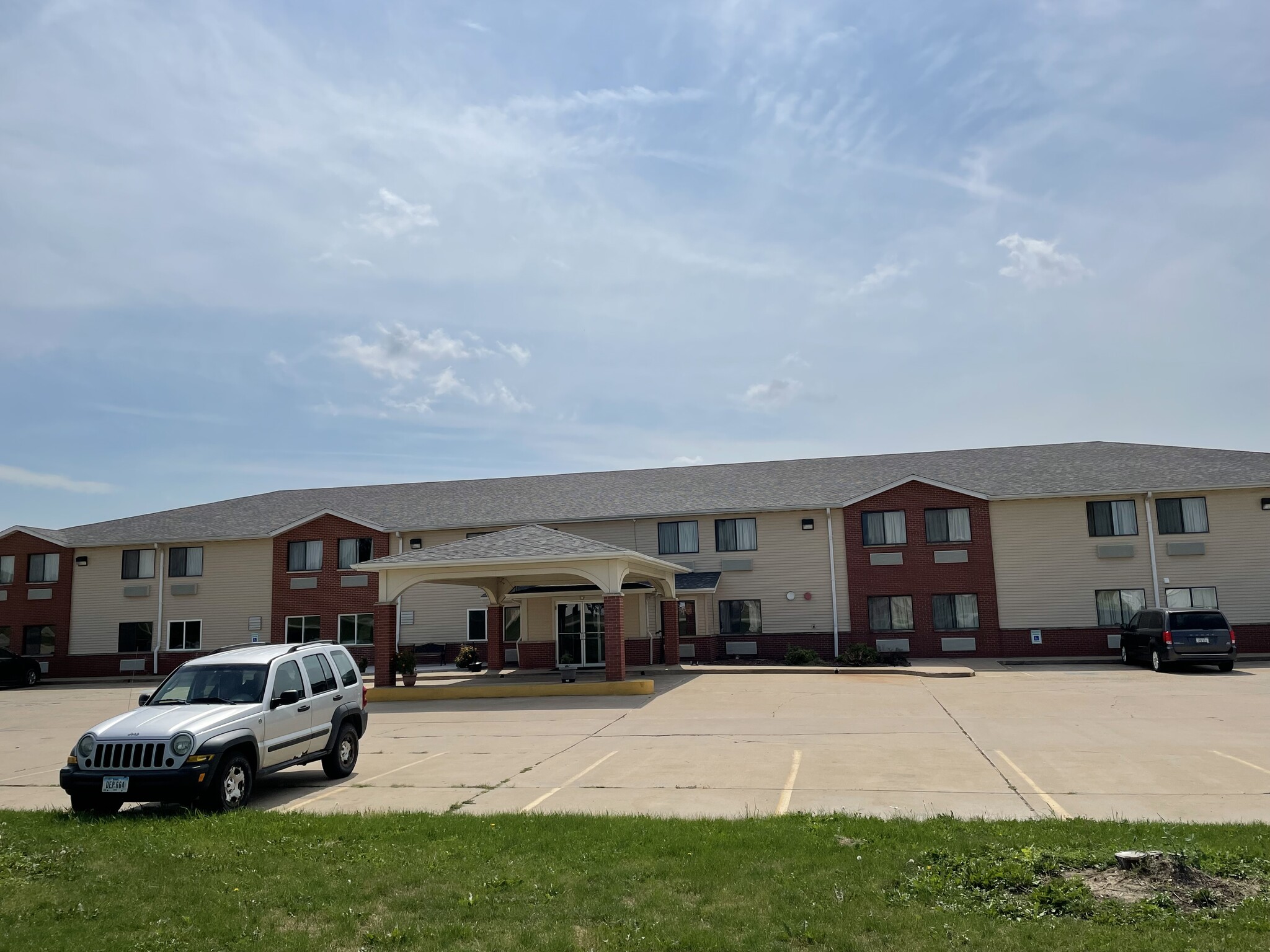 403 W Highway 30, Toledo, IA for sale Primary Photo- Image 1 of 1