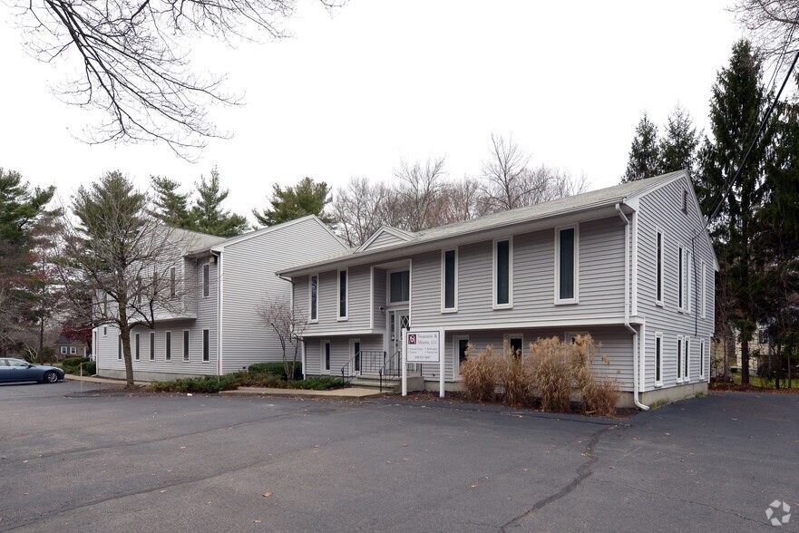 353 W Center St, West Bridgewater, MA à vendre - Photo du bâtiment - Image 3 de 6