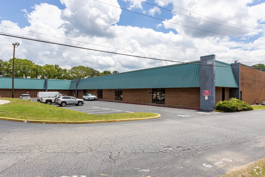 3902-3916 Shirley Dr SW, Atlanta, GA for lease - Building Photo - Image 1 of 9