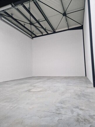 Plus de détails pour Rue Du Val D'Ezanville, Ézanville - Flex à vendre