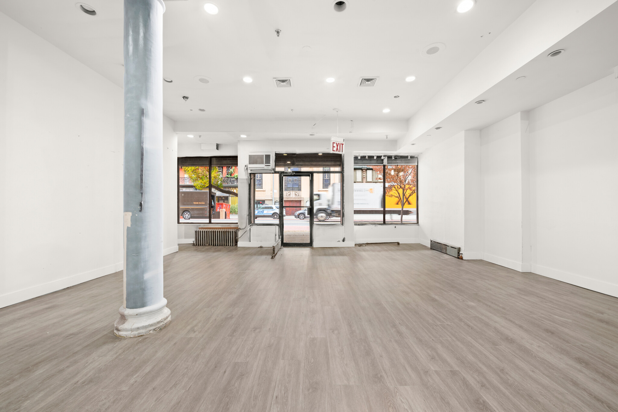 241 W 23rd St, New York, NY for lease Interior Photo- Image 1 of 7