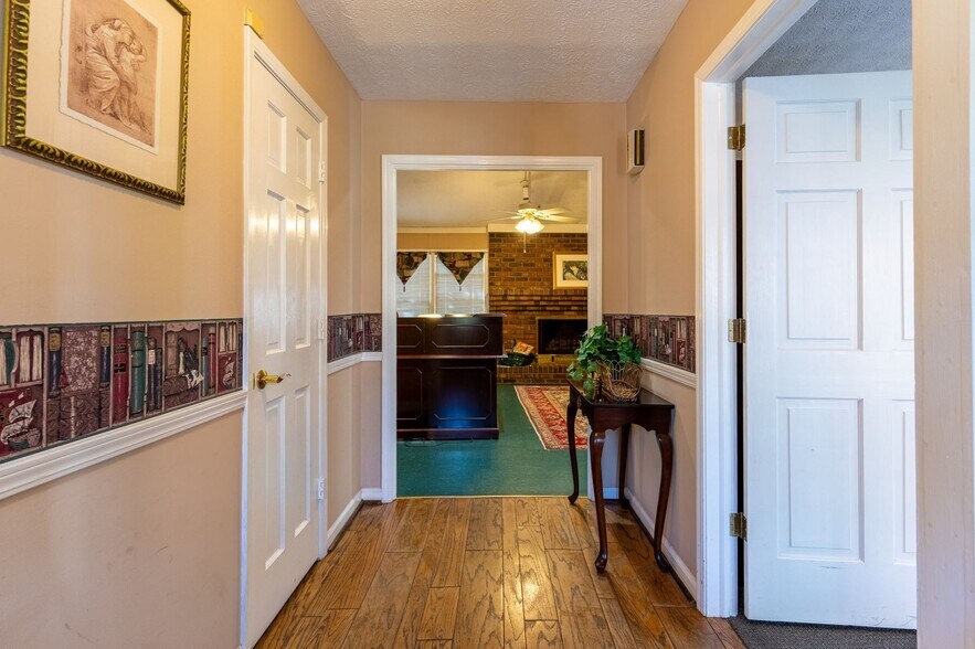 2440 Sandy Plains Rd, Marietta, GA à louer - Photo intérieure - Image 2 de 4