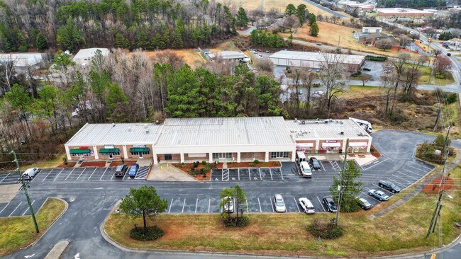 Plus de détails pour 495 Warren C Coleman Blvd, Concord, NC - Commerce de détail à louer