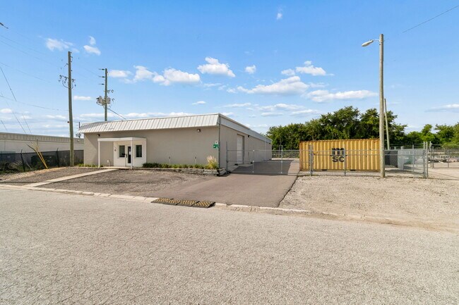 More details for 1740 Calumet St, Clearwater, FL - Industrial for Lease