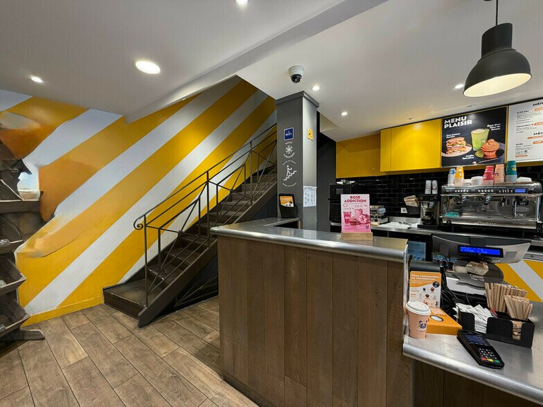 Retail in Reims for lease - Interior Photo - Image 3 of 14