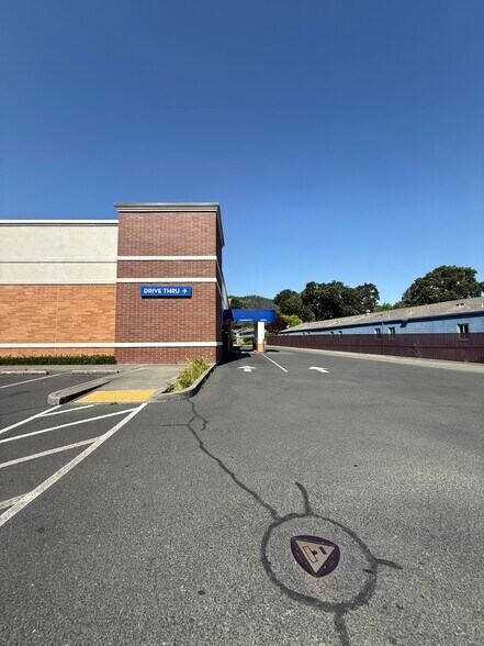 680 S State St, Ukiah, CA à louer - Photo du bâtiment - Image 2 de 17