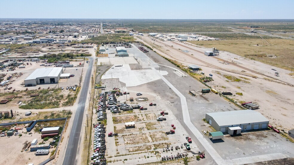 3201 W Murphy St, Odessa, TX à vendre - Photo du bâtiment - Image 1 de 86