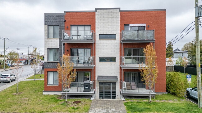 More details for 1074 Ch Du Côteau-Rouge, Longueuil, QC - Multifamily for Sale
