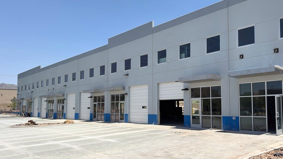 4500 Doniphan Dr, El Paso, TX for lease - Building Photo - Image 1 of 6
