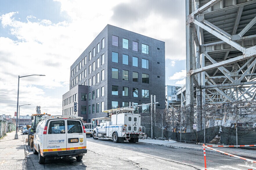 240-300 Huntington St, Brooklyn, NY à louer - Photo du bâtiment - Image 2 de 5
