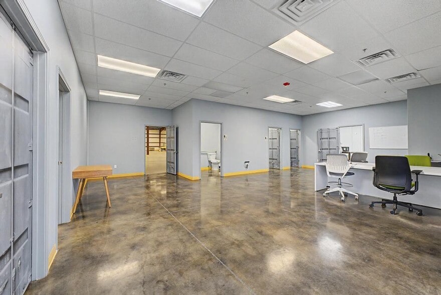 1300 W Hudson Rd, Rogers, AR à louer - Photo du bâtiment - Image 2 de 12