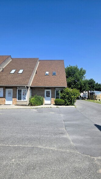 1044-1058 Gardiners Rd, Kingston, ON à louer - Photo du bâtiment - Image 2 de 4