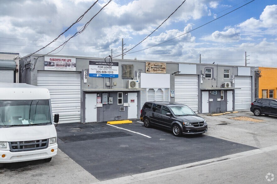 653 W 27th St, Hialeah, FL à louer - Photo du bâtiment - Image 2 de 12