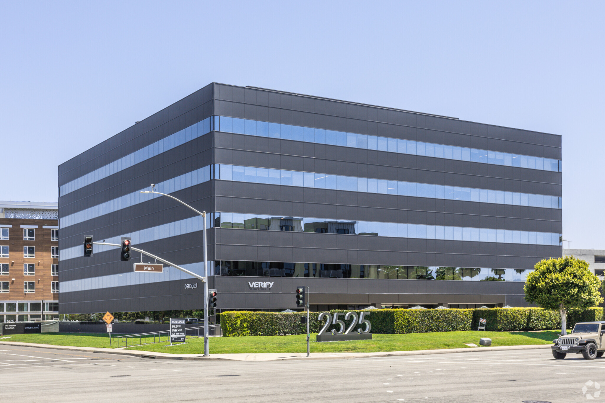 2525 Main St, Irvine, CA for lease Building Photo- Image 1 of 8