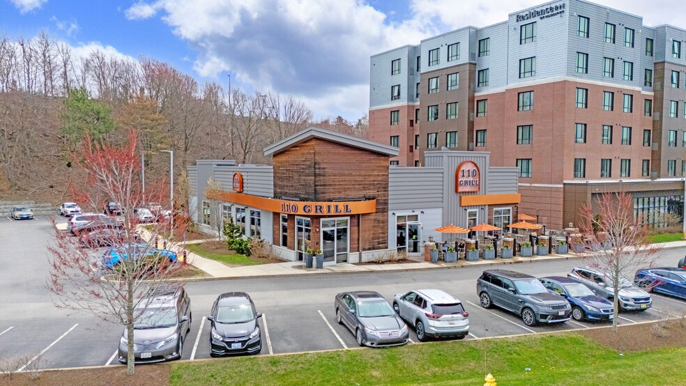 170 Forbes Rd, Braintree, MA à vendre - Photo du bâtiment - Image 2 de 6