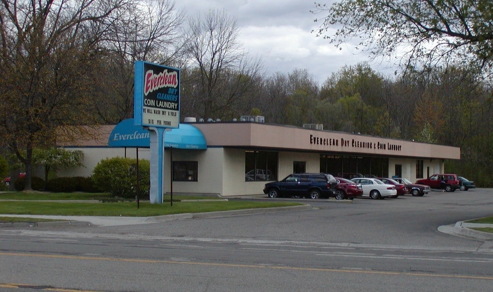 2247 S Center Rd, Burton, MI for sale - Building Photo - Image 1 of 1