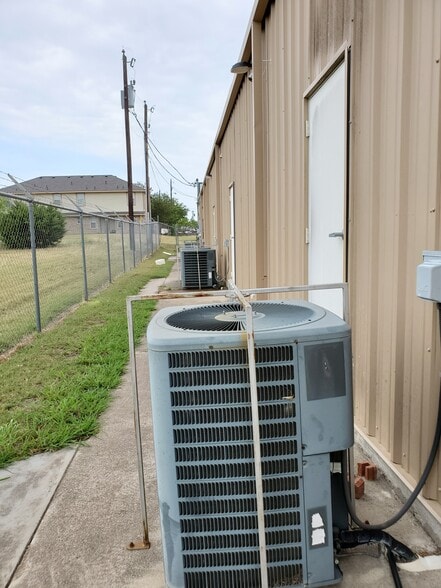 1705 S Fort Hood Rd, Killeen, TX for lease - Building Photo - Image 2 of 11