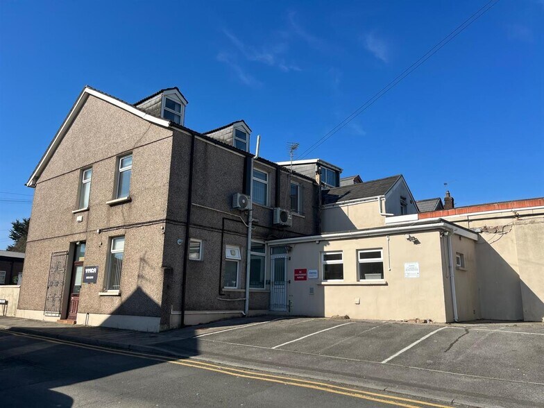 28 Coity Rd, Bridgend à louer - Photo du bâtiment - Image 2 de 2