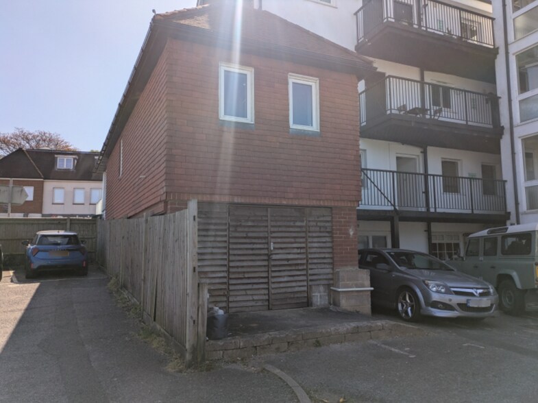 138 – 146 High St, Godalming à louer - Photo du bâtiment - Image 2 de 3