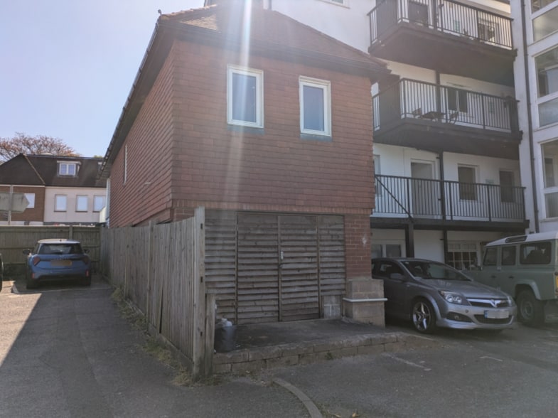 138 – 146 High St, Godalming à louer - Photo du bâtiment - Image 2 de 3
