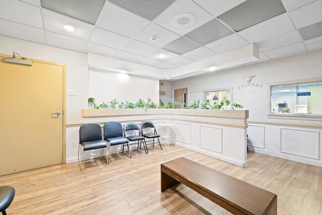 Plus de détails pour 3715 Main St, Bridgeport, CT - Bureau/Médical à louer